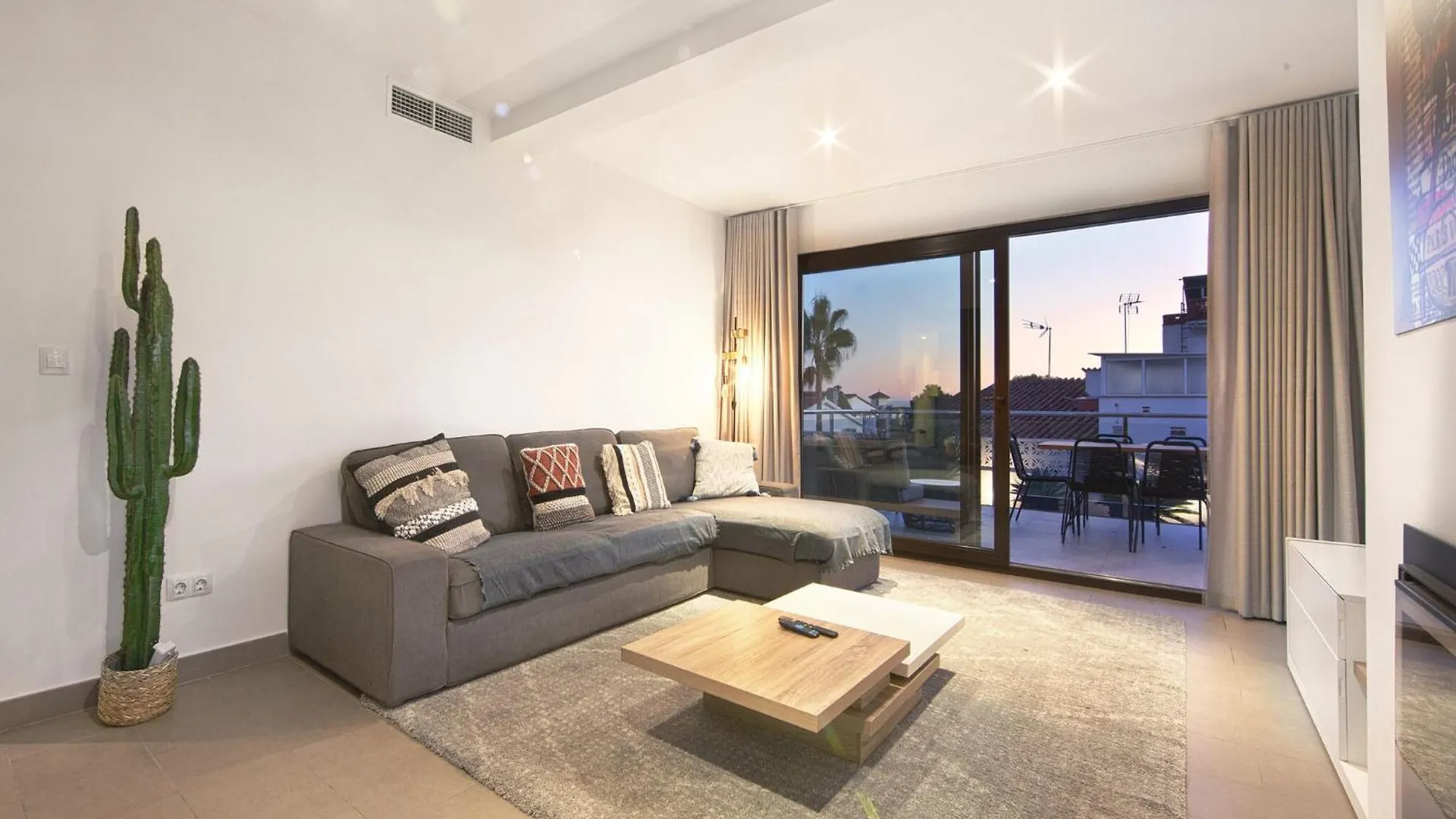 Modern Villa Near Costabella Beach Marbella 0*,