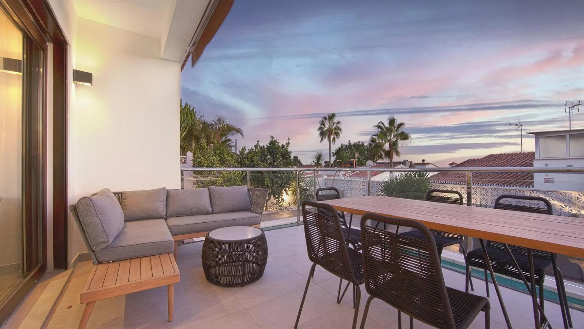 Modern Villa Near Costabella Beach 마르베야 스페인