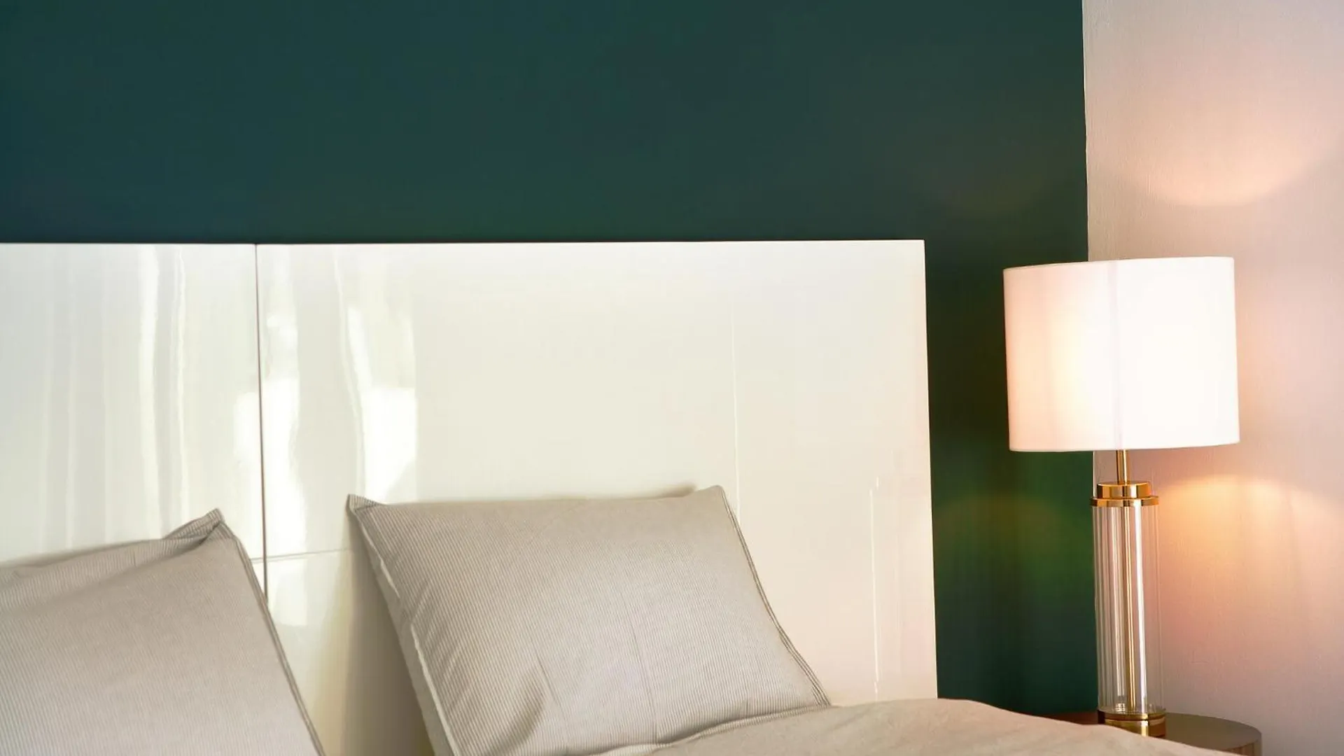 Modern Villa Near Costabella Beach 마르베야 0*,