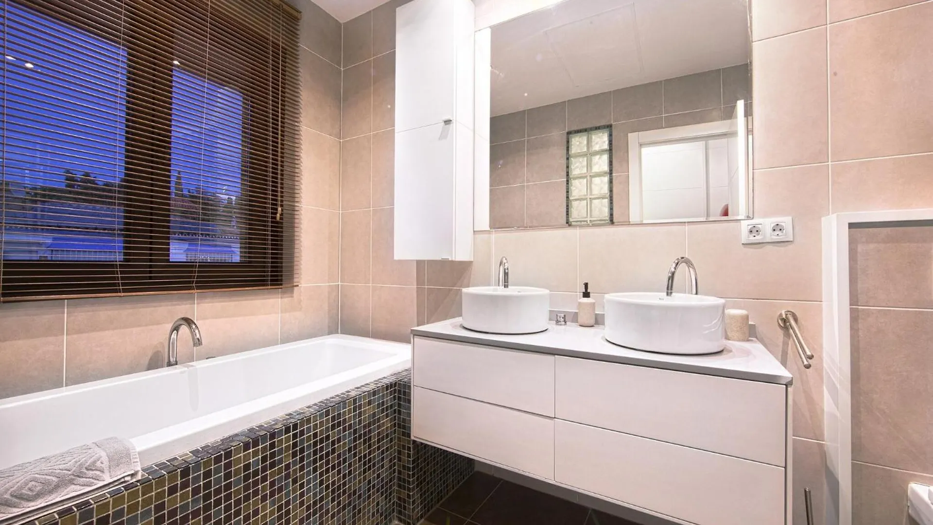 Modern Villa Near Costabella Beach 마르베야 스페인
